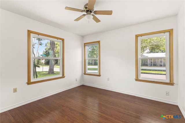432 Romberg Street, Seguin, TX 78155