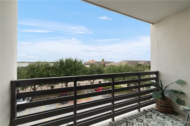 813 Travis Street 323, Mission, TX 78572