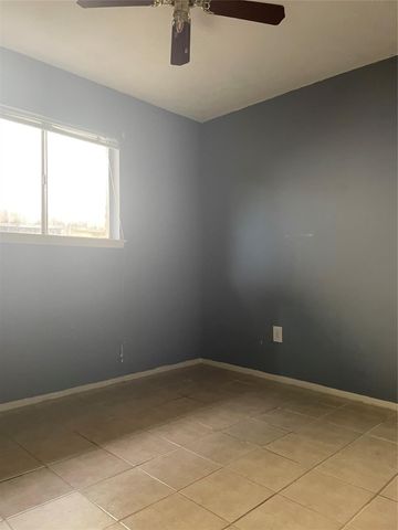 10751 Corona Lane, Houston, TX 77072