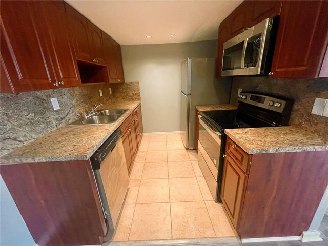 4024 Cambridge B 4024, Deerfield Beach, FL 33442