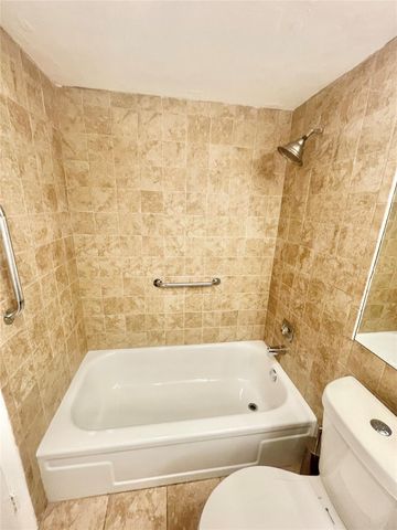 4024 Cambridge B 4024, Deerfield Beach, FL 33442