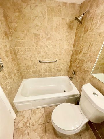 4024 Cambridge B 4024, Deerfield Beach, FL 33442