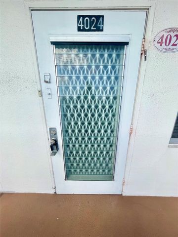 4024 Cambridge B 4024, Deerfield Beach, FL 33442