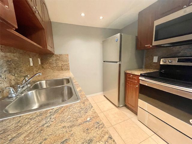 4024 Cambridge B 4024, Deerfield Beach, FL 33442