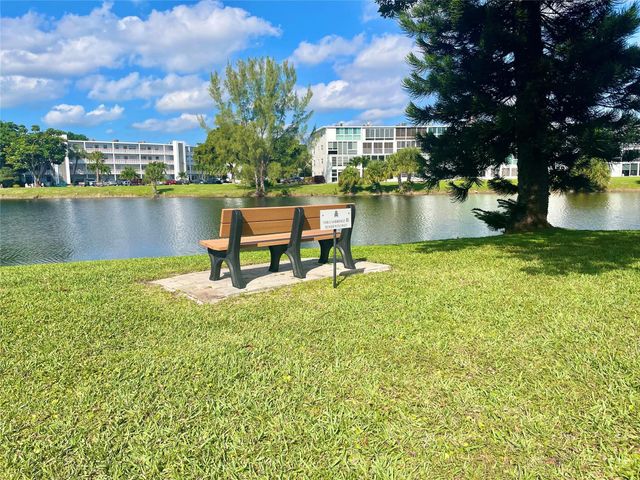 4024 Cambridge B 4024, Deerfield Beach, FL 33442