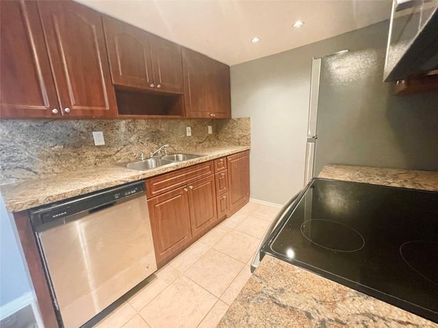 4024 Cambridge B 4024, Deerfield Beach, FL 33442