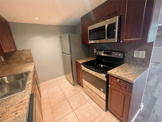 4024 Cambridge B 4024, Deerfield Beach, FL 33442