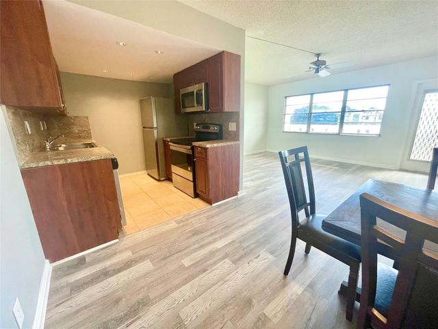 4024 Cambridge B 4024, Deerfield Beach, FL 33442