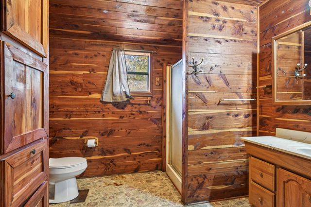 760 Rs County Road 3160, Emory, TX 75440