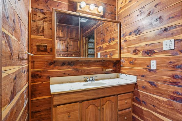 760 Rs County Road 3160, Emory, TX 75440