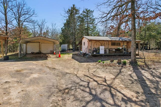 760 Rs County Road 3160, Emory, TX 75440