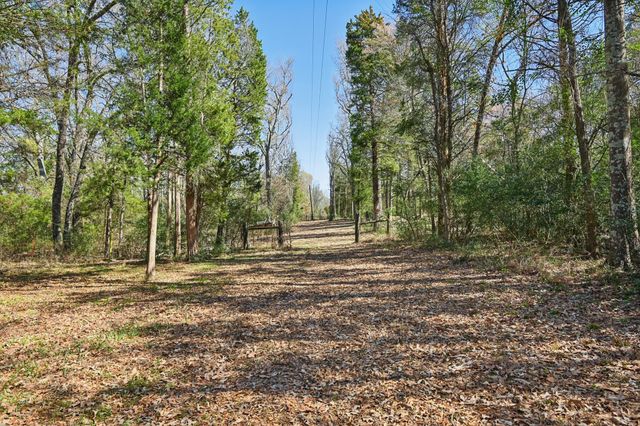 760 Rs County Road 3160, Emory, TX 75440