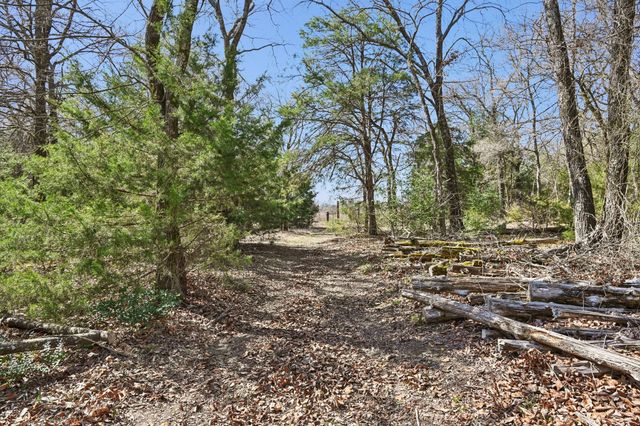 760 Rs County Road 3160, Emory, TX 75440