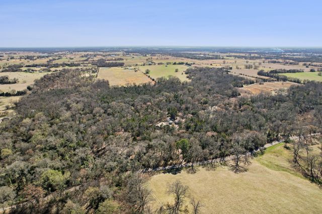 760 Rs County Road 3160, Emory, TX 75440