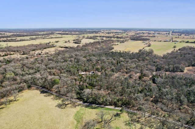 760 Rs County Road 3160, Emory, TX 75440