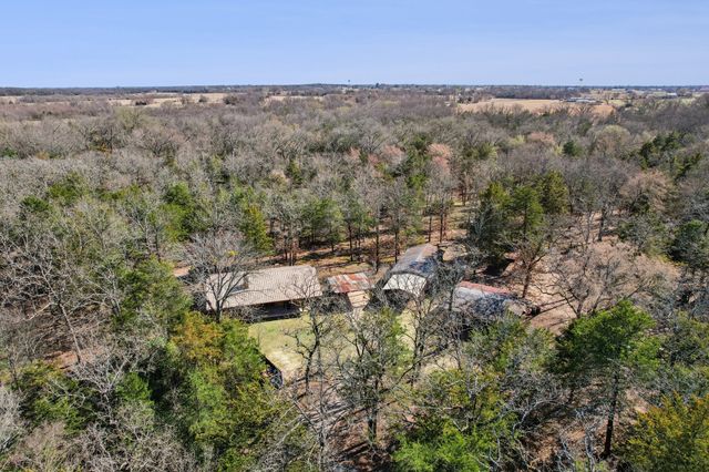 760 Rs County Road 3160, Emory, TX 75440