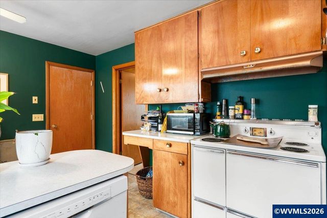 303 Mill St, Silverton, OR 97381