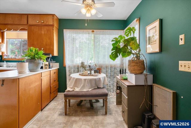 303 Mill St, Silverton, OR 97381