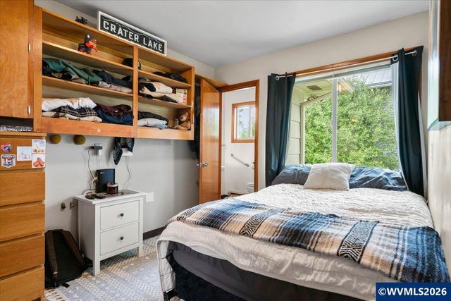 303 Mill St, Silverton, OR 97381