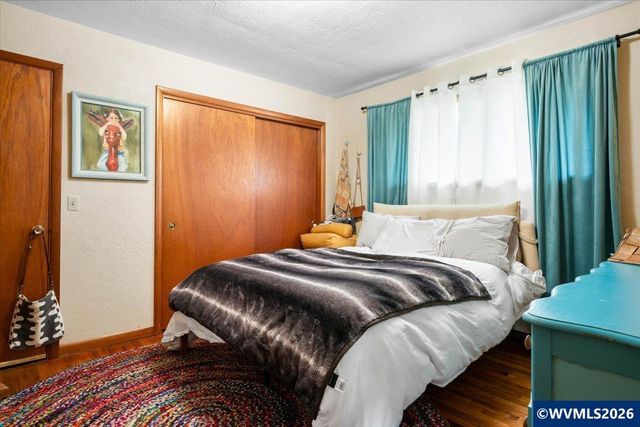 303 Mill St, Silverton, OR 97381