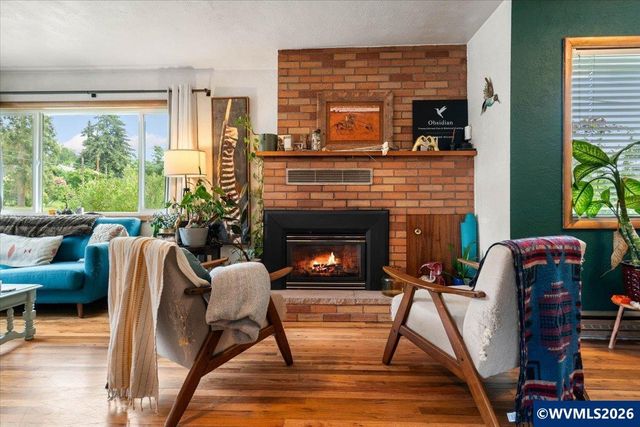 303 Mill St, Silverton, OR 97381