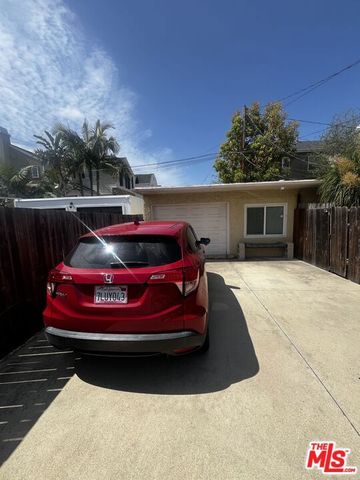 317 University Drive, Costa Mesa, CA 92627