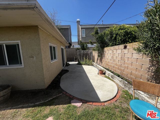 317 University Drive, Costa Mesa, CA 92627