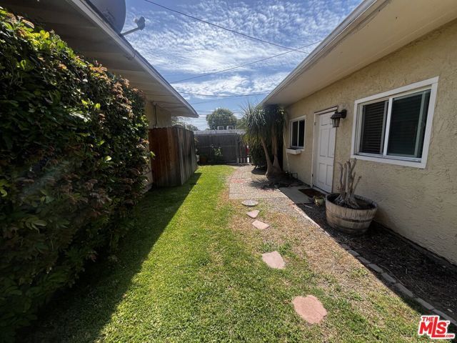 317 University Drive, Costa Mesa, CA 92627
