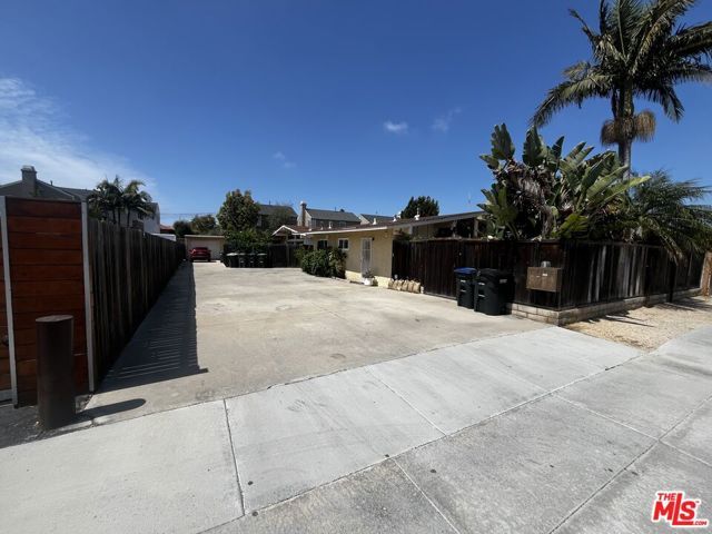 317 University Drive, Costa Mesa, CA 92627