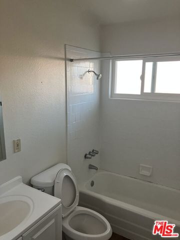 317 University Drive, Costa Mesa, CA 92627