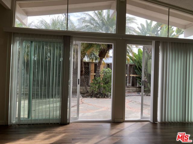 317 University Drive, Costa Mesa, CA 92627