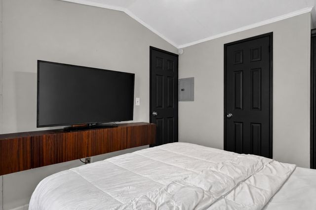 197 WEST 24TH ST, Bayonne, NJ 07002