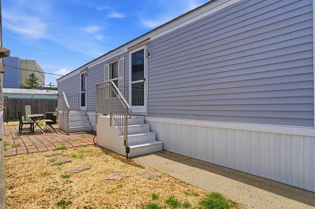 197 WEST 24TH ST, Bayonne, NJ 07002