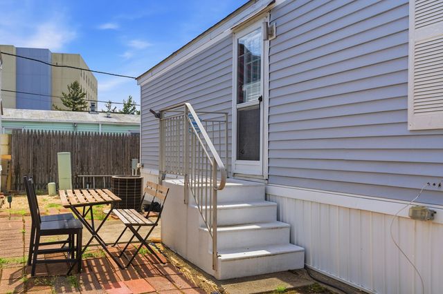 197 WEST 24TH ST, Bayonne, NJ 07002