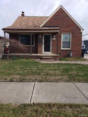 15528 Regina Avenue, Allen Park, MI 48101