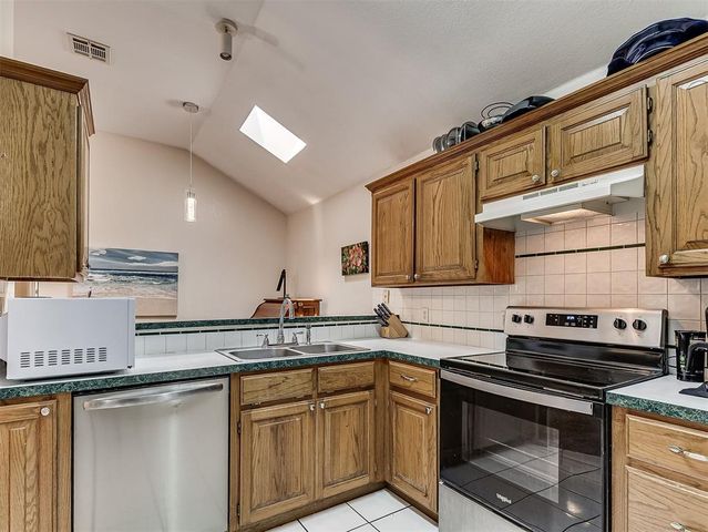1325 White Oak Road, Moore, OK 73160