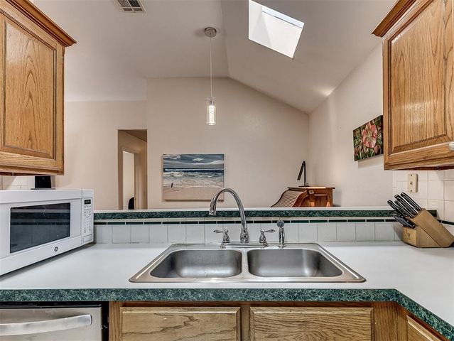 1325 White Oak Road, Moore, OK 73160