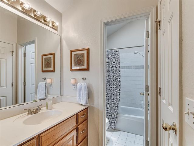 1325 White Oak Road, Moore, OK 73160