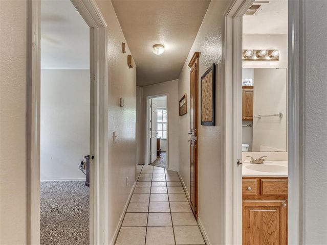 1325 White Oak Road, Moore, OK 73160