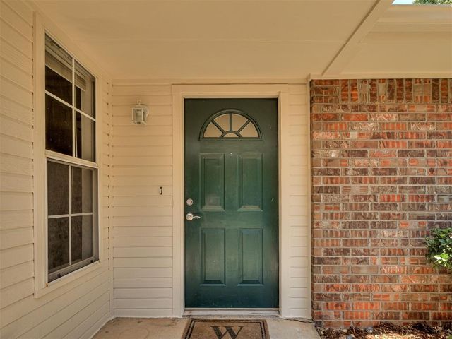 1325 White Oak Road, Moore, OK 73160