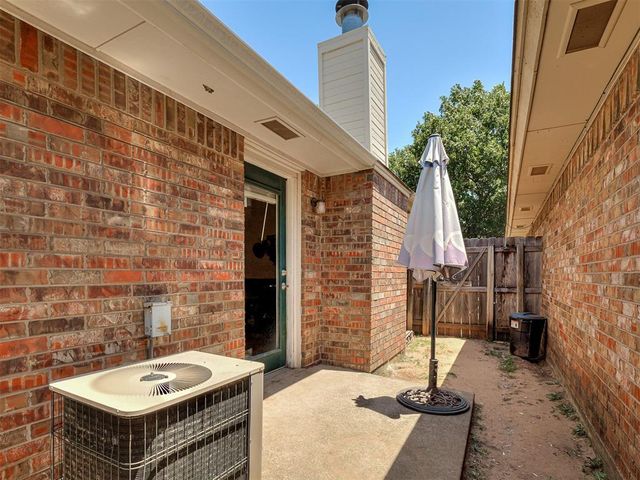 1325 White Oak Road, Moore, OK 73160