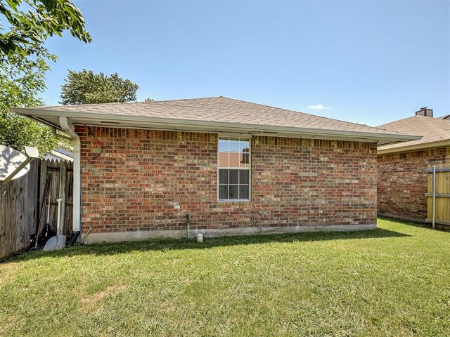 1325 White Oak Road, Moore, OK 73160