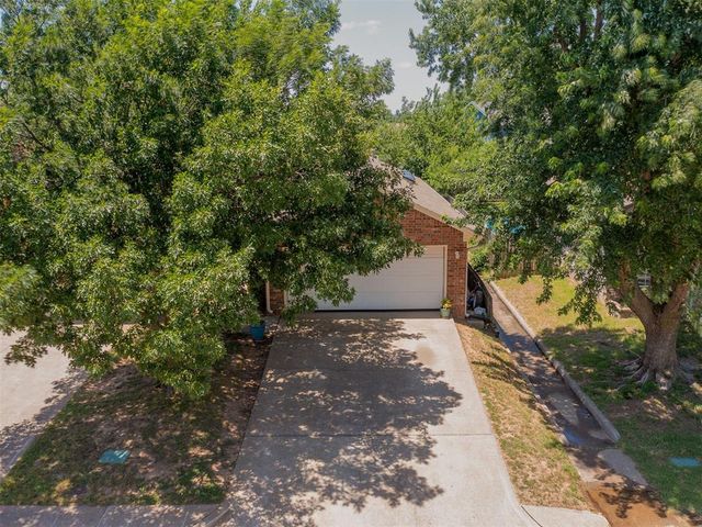 1325 White Oak Road, Moore, OK 73160