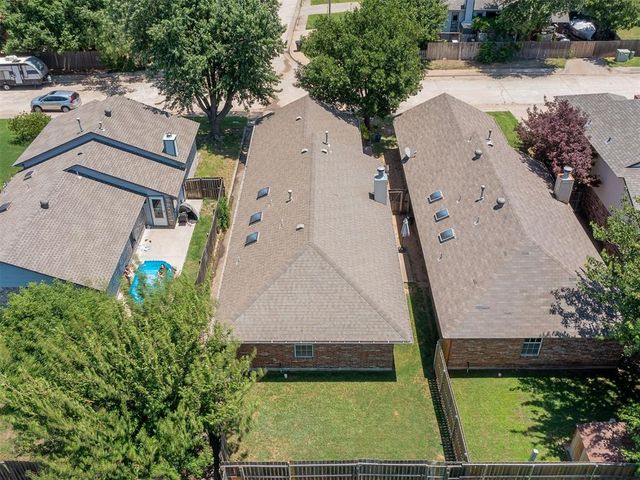 1325 White Oak Road, Moore, OK 73160