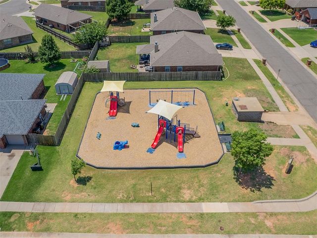 1325 White Oak Road, Moore, OK 73160