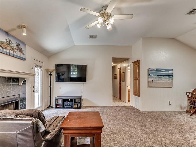 1325 White Oak Road, Moore, OK 73160