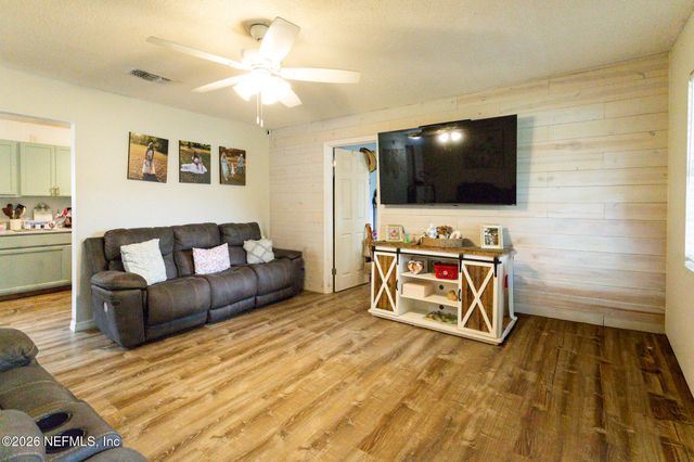 2916 PEACH Drive, Jacksonville, FL 32246