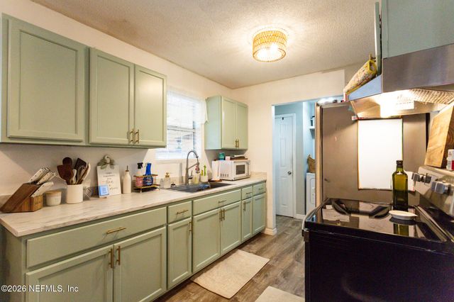 2916 PEACH Drive, Jacksonville, FL 32246