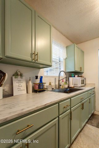 2916 PEACH Drive, Jacksonville, FL 32246