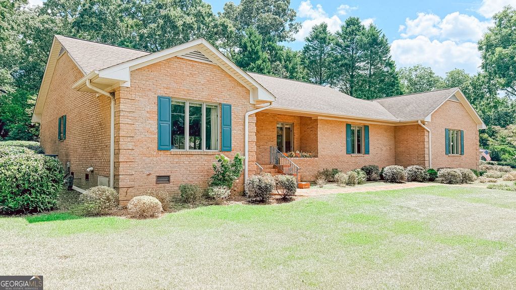145 Brown Street, Hartwell, GA 30643